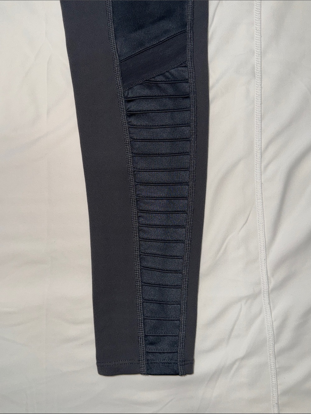 ALO Yoga Black Ribbed-Panel High-Waist Jeggings - Picture 5 of 8
